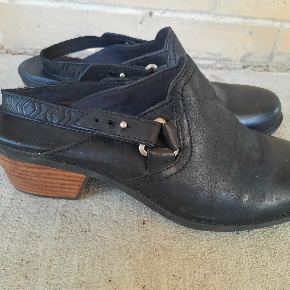 TEVA 1013674 Clogs Black Leather 9.5